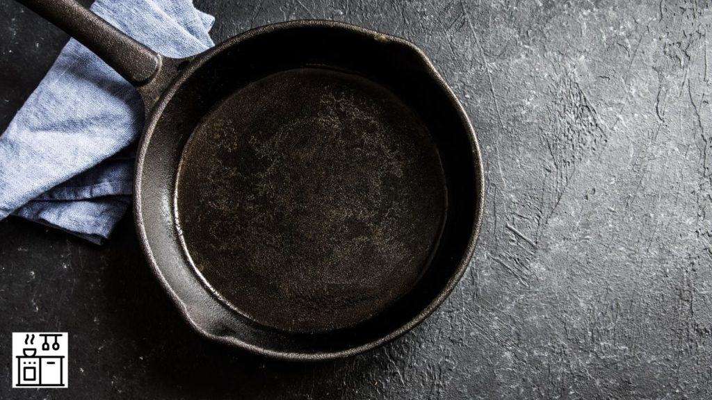 Image of a pan kept on the table