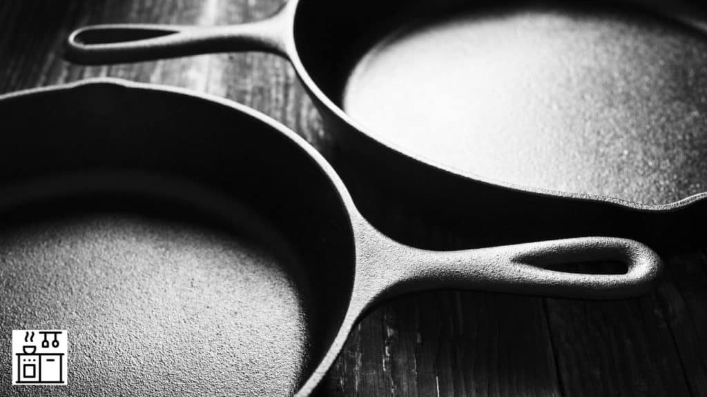 Image of skillets kept on a table