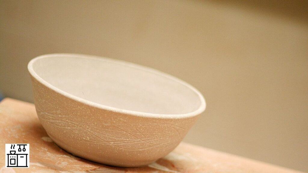 Image of a ceramic bowl for a double boiler