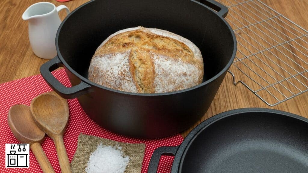 Image of bread in a Dutch oven