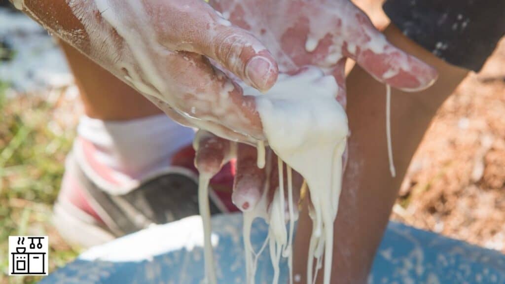 Cornstarch being dissolved in hot water