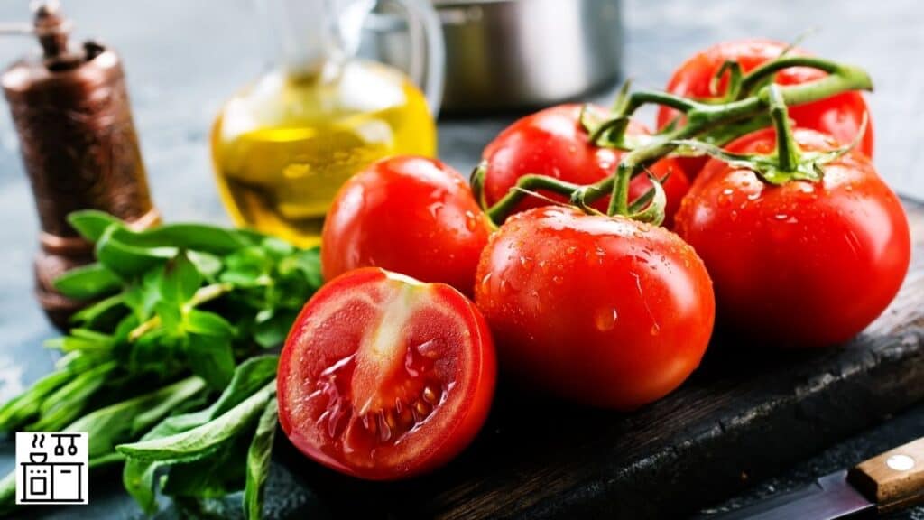 Image of cut tomatoes in a dish