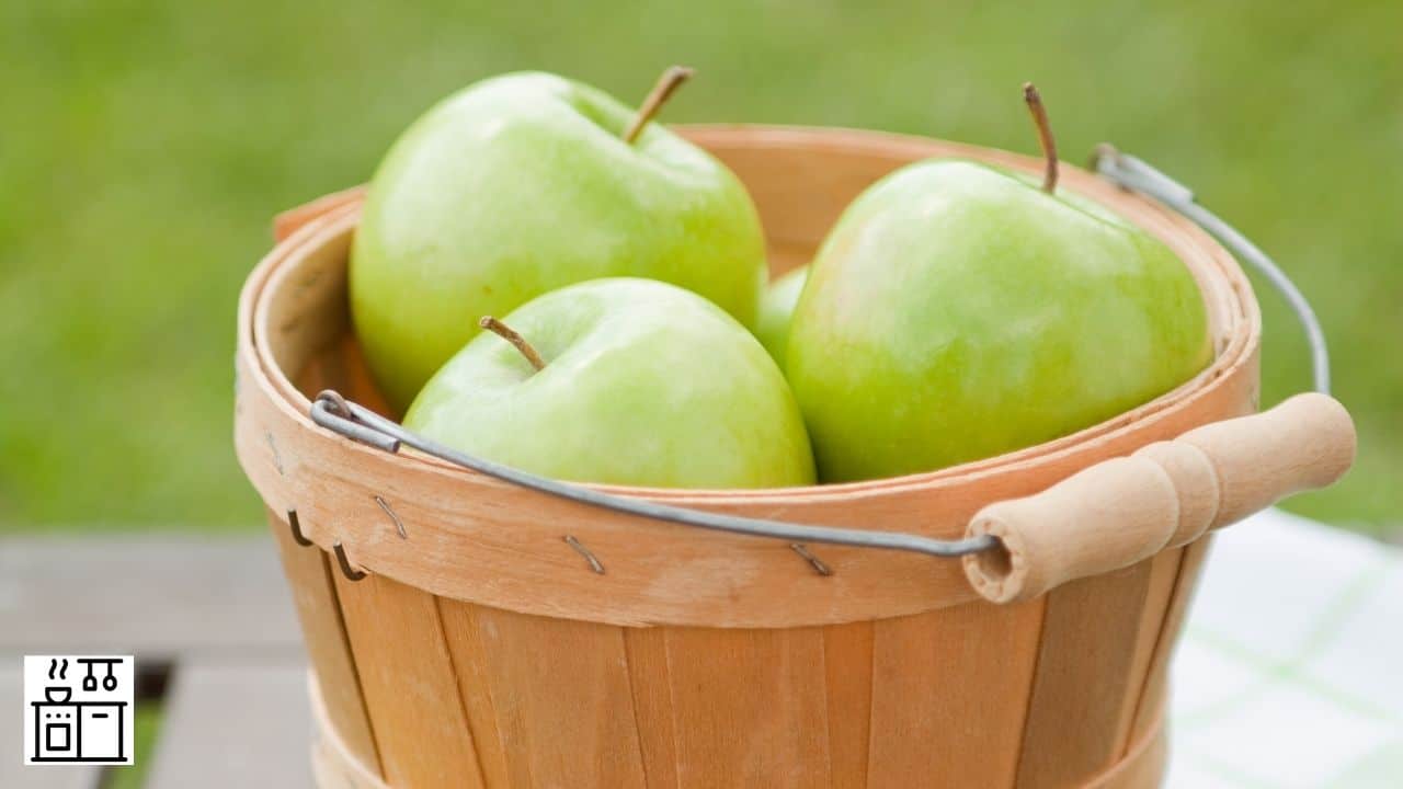 Why Are Granny Smith Apples So Expensive? [Top 3 Reasons]