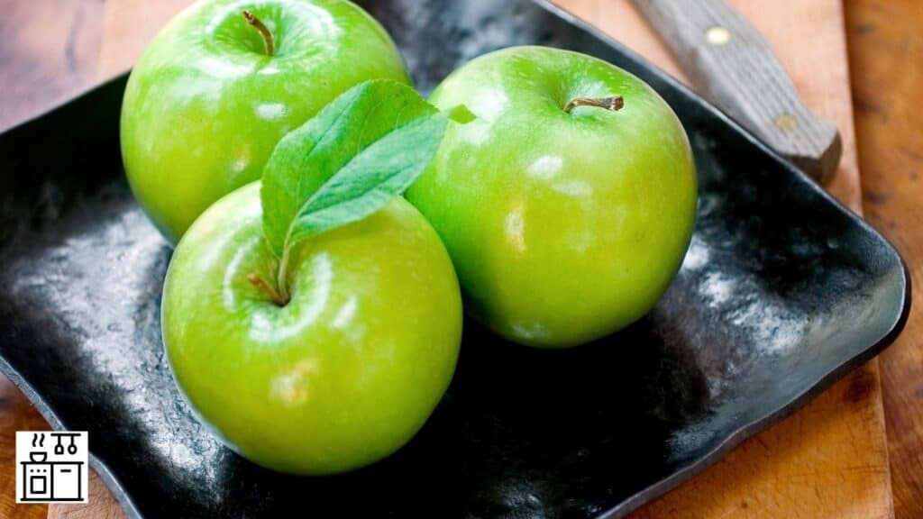 Green colored Granny Smith apples