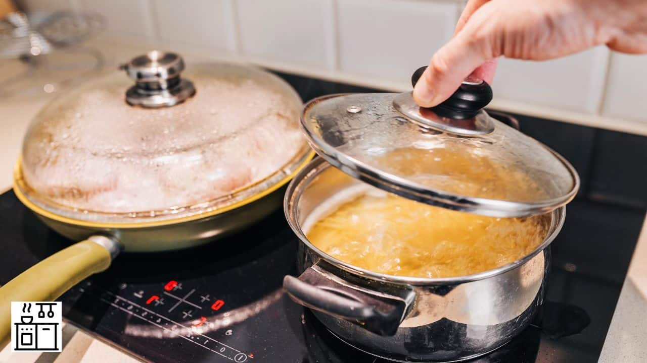 11 Common Types of Pans that Keep Food Warm