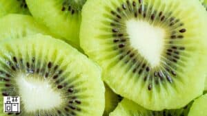 Can You Cut Kiwis In Advance? [8 Tips to Store Kiwis]