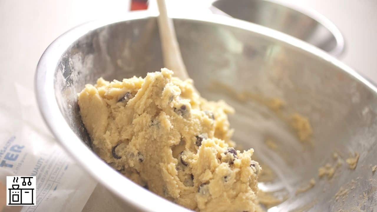 How Long Can Cookie Dough Sit Out? [The Freshness Factor]