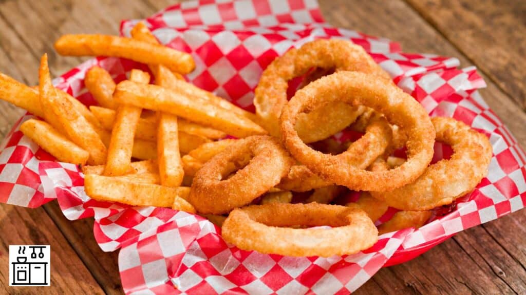 Texture of onion rings and fries